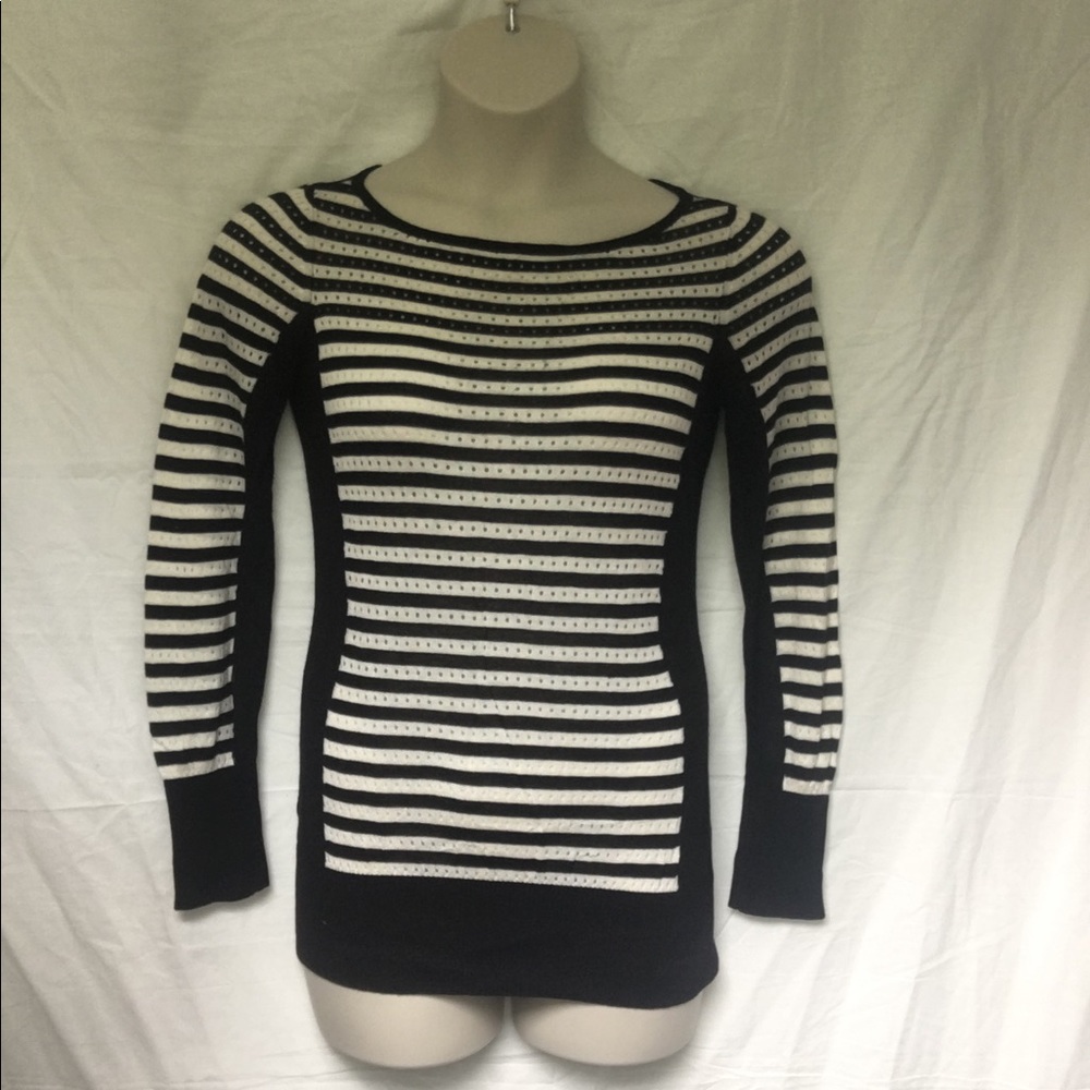Lightweight sweater